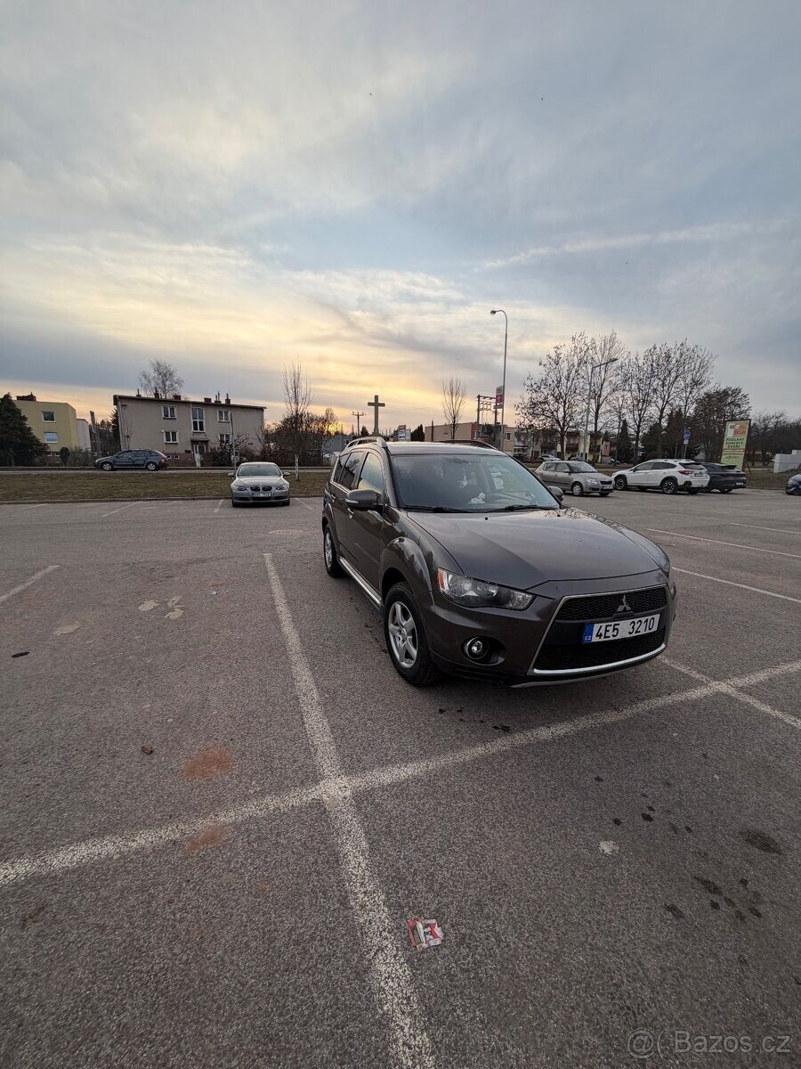 Mitsubishi Outlander SUV / Terénní 0,0 0