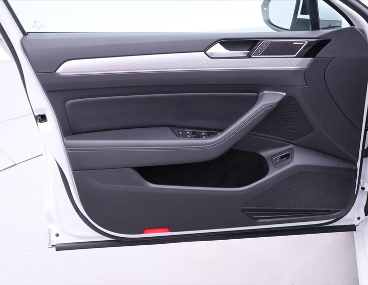 Volkswagen Passat Kombi 2,0 l 206 kw