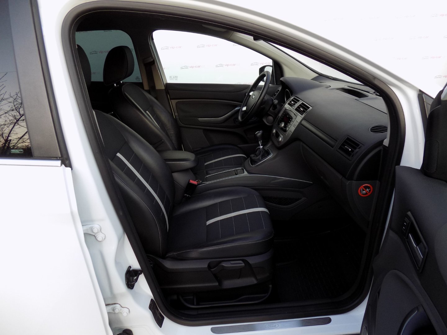 Ford Kuga SUV / Terénní 2,0 l 120 kw