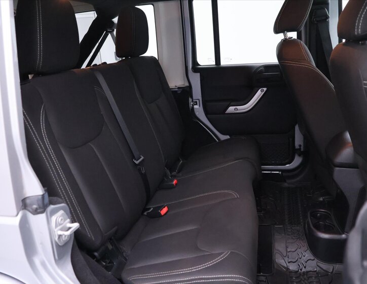 Jeep Wrangler SUV / Terénní 2,8 l 147 kw