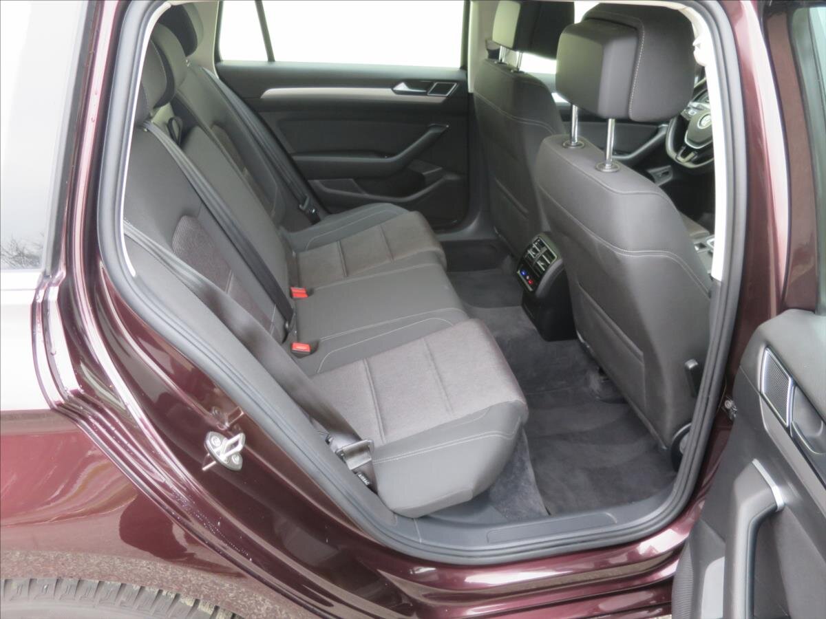 Volkswagen Passat Kombi 1,4 l 92 kw