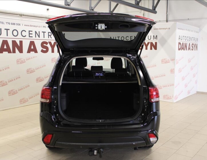 Mitsubishi Outlander SUV / Terénní 2,0 l 89 kw