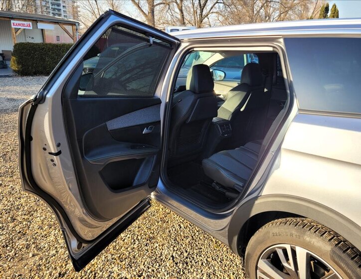 Peugeot 5008 SUV / Terénní 1,5 l 96 kw