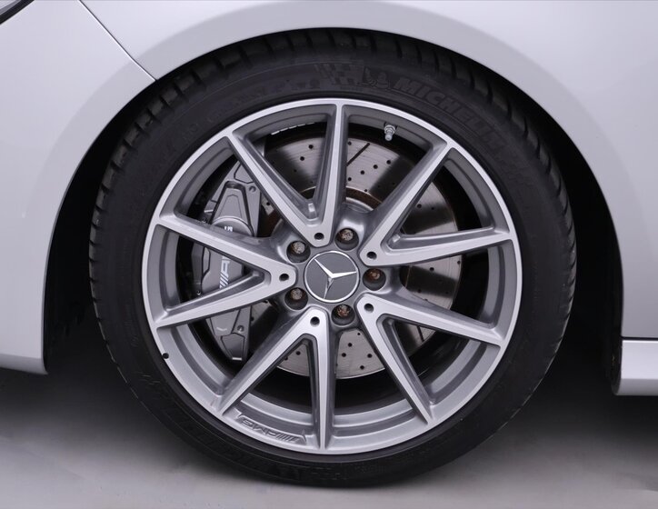 Mercedes-Benz CLA Sedan 2,0 l 280 kw