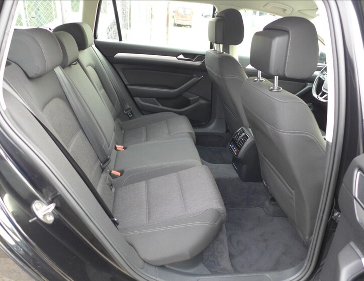 Volkswagen Passat 34