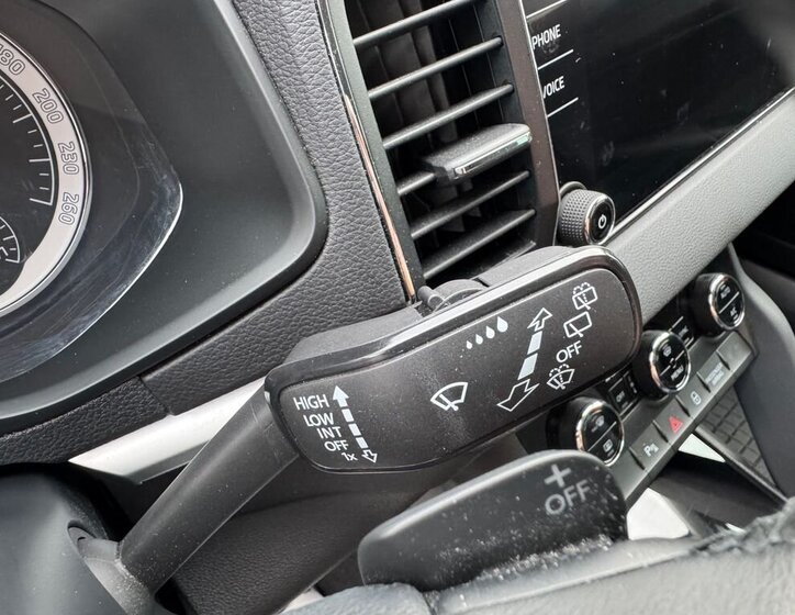 Škoda Karoq SUV 1,5 l 110 kw