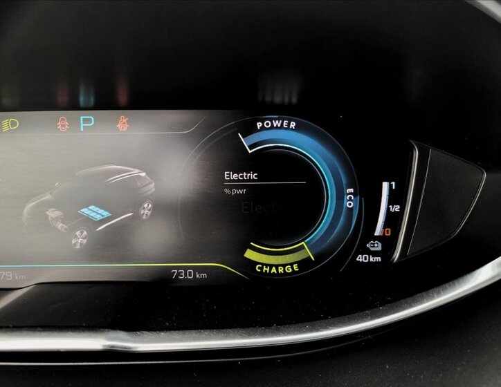 Peugeot 3008 SUV / Terénní 1,6 l 165 kw