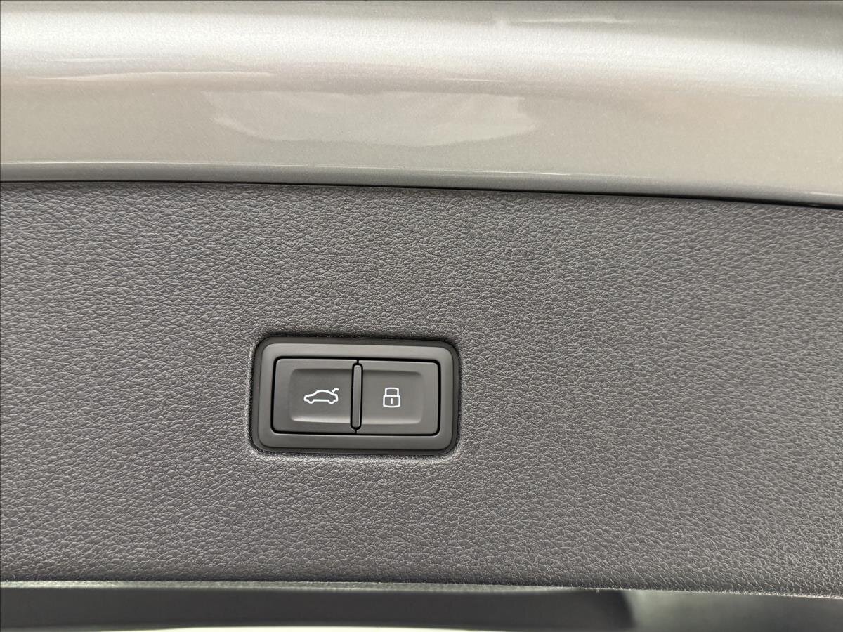 Audi Q8 SUV 3,0 l 210 kw