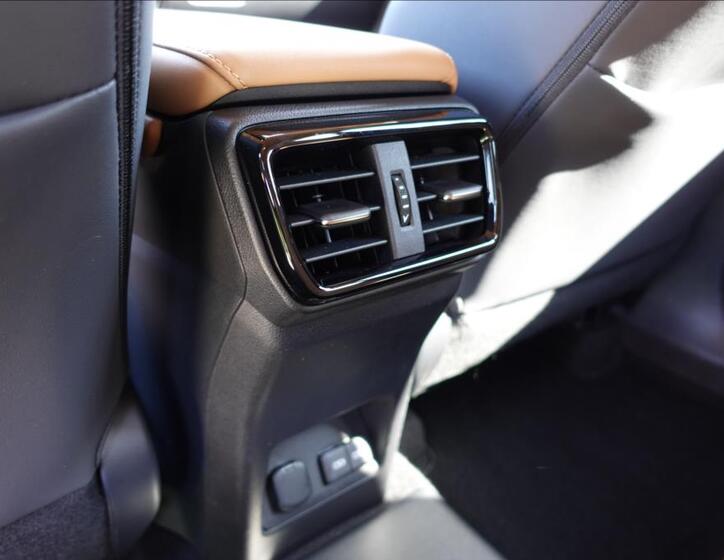 Lexus NX 450h plus 36