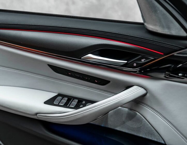 BMW M5 Sedan / Limuzína 4,4 l 460 kw