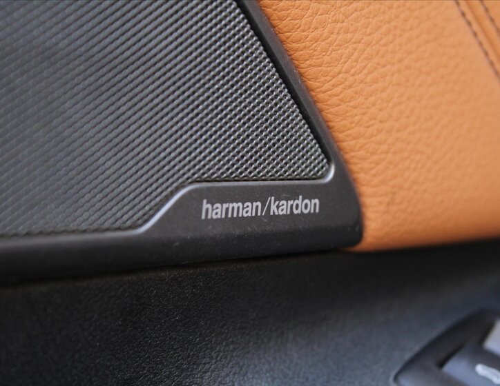 BMW Řada 5 Kombi 3,0 l 195 kw