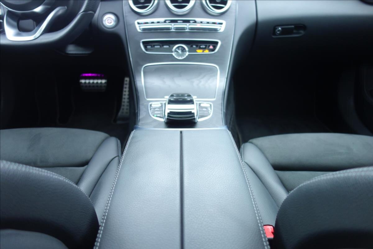 Mercedes-Benz Třídy C Sedan / Limuzína 2,0 l 143 kw