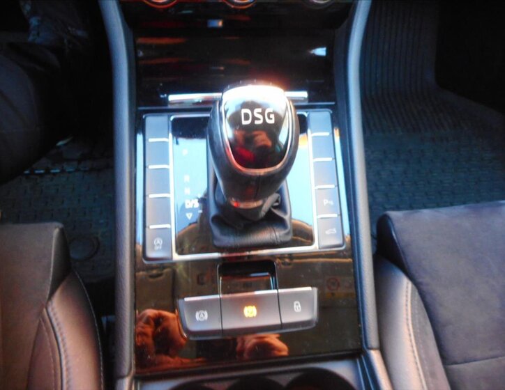 Škoda Superb 18