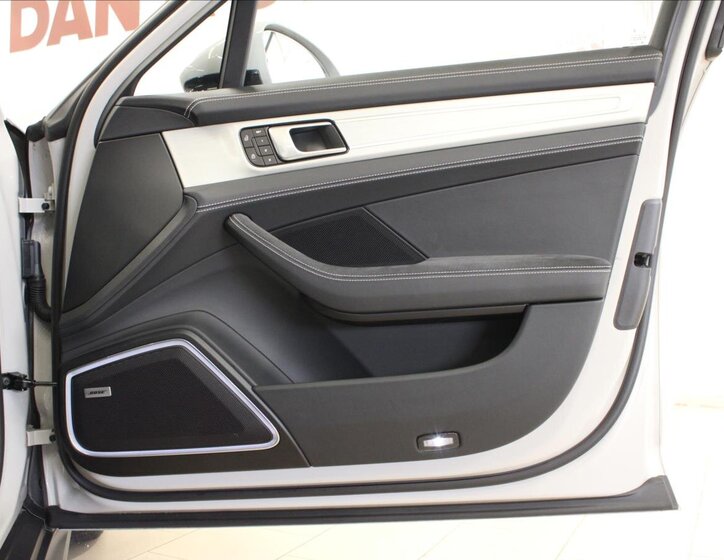 Porsche Panamera Hatchback 4,0 l 368 kw