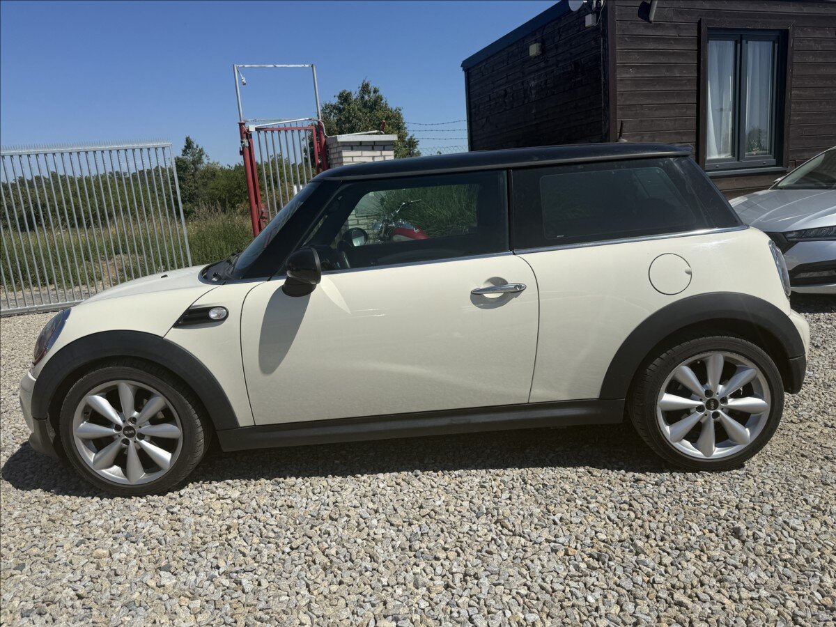 Mini Cooper Hatchback 1,6 l 90 kw