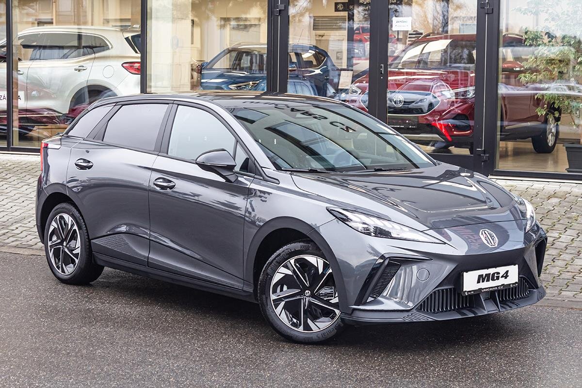 MG MG4