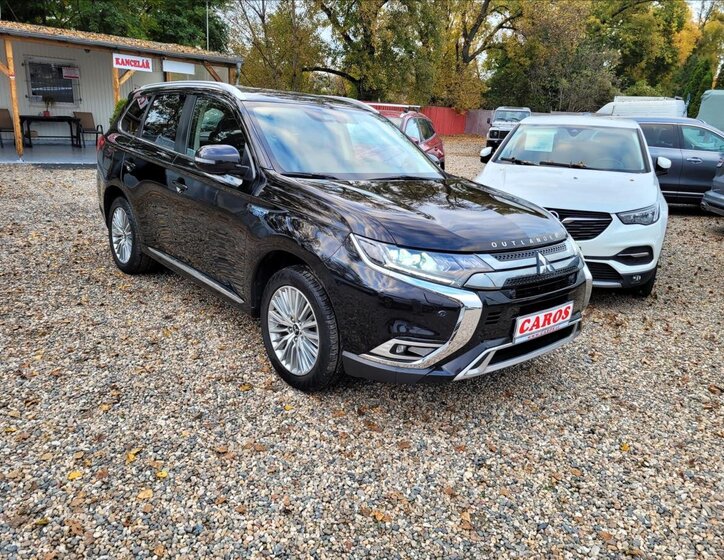 Mitsubishi Outlander 2