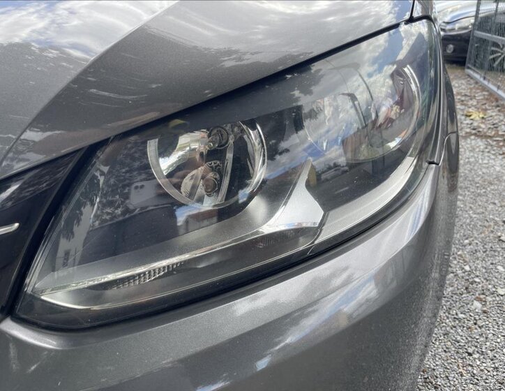 Volkswagen Touran MPV 1,6 l 66 kw