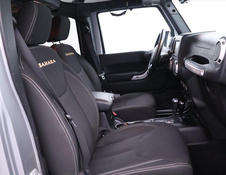 Jeep Wrangler SUV / Terénní 2,8 l 147 kw