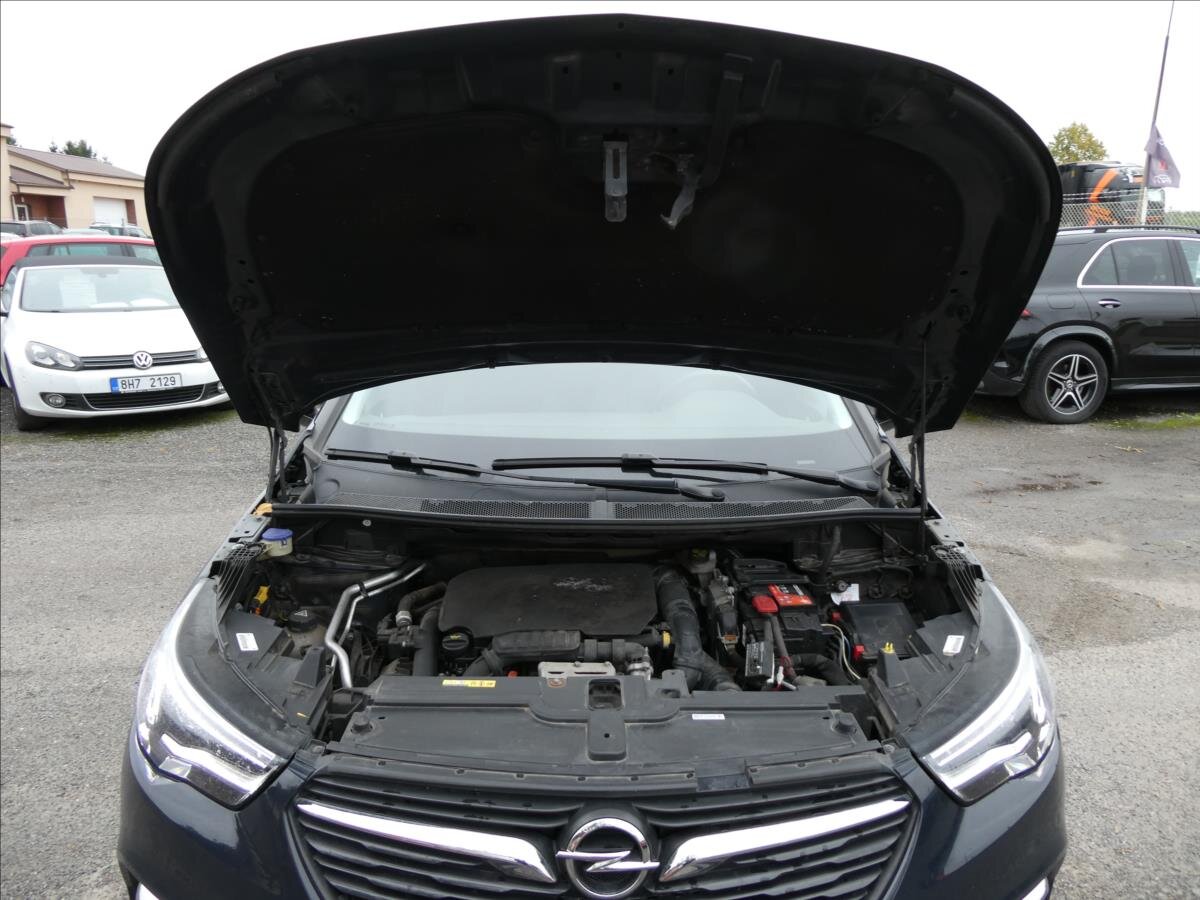 Opel Grandland X SUV / Terénní 1,2 l 96 kw