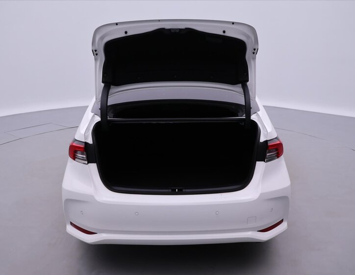 Toyota Corolla Sedan / Limuzína 1,5 l 92 kw