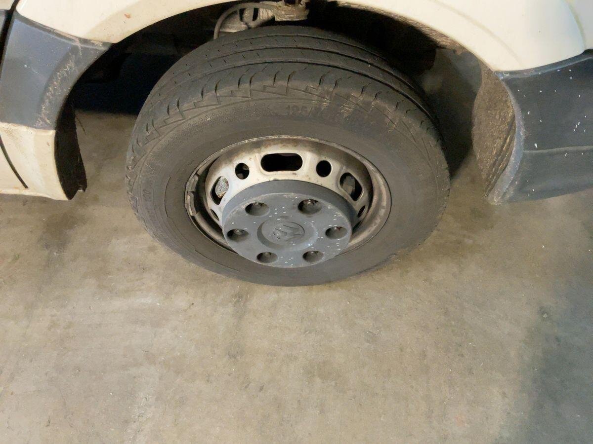 Volkswagen Crafter Skříň 2,5 l 120 kw