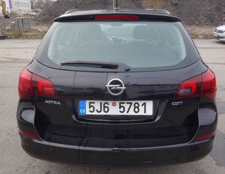 Opel Astra 6