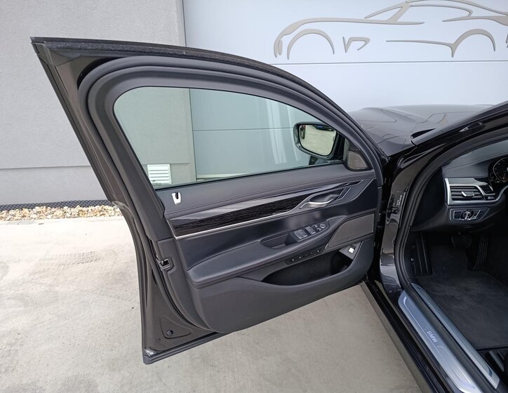 BMW Řada 7 Ostatní 3,0 l 250 kw