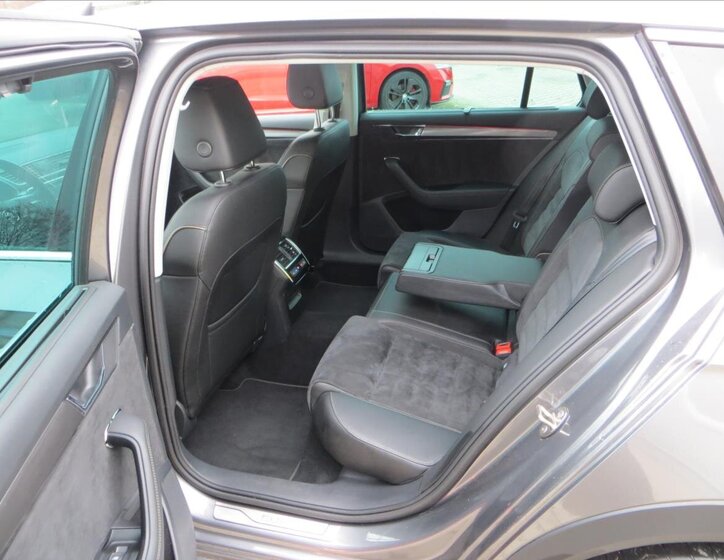 Škoda Superb 24