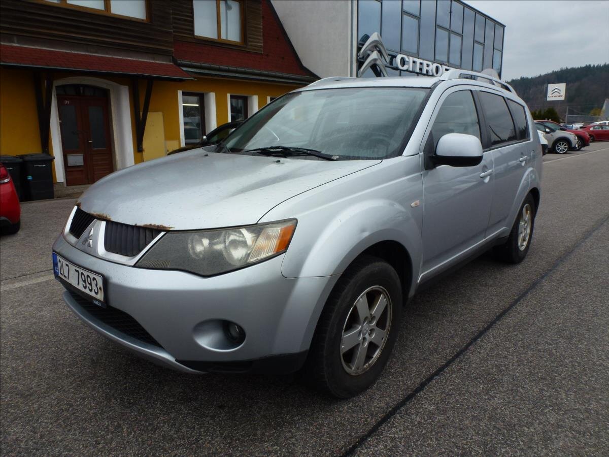 Mitsubishi Outlander SUV / Terénní 2,0 l 103 kw