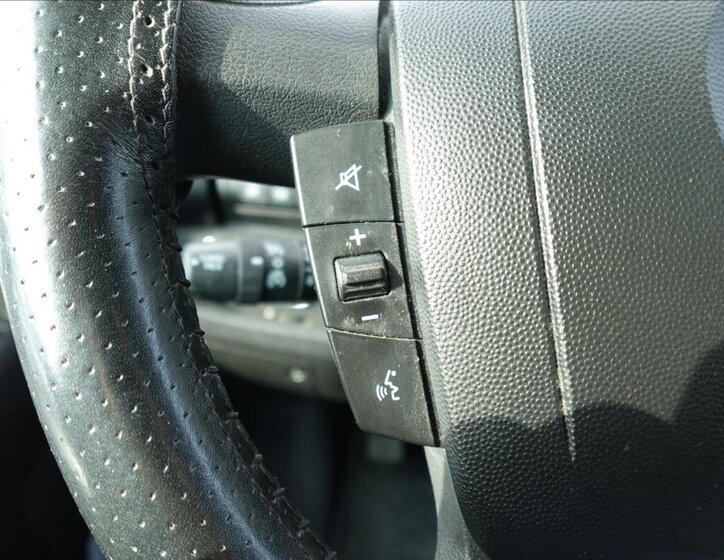 Opel Movano Valník 2,2 l 121 kw