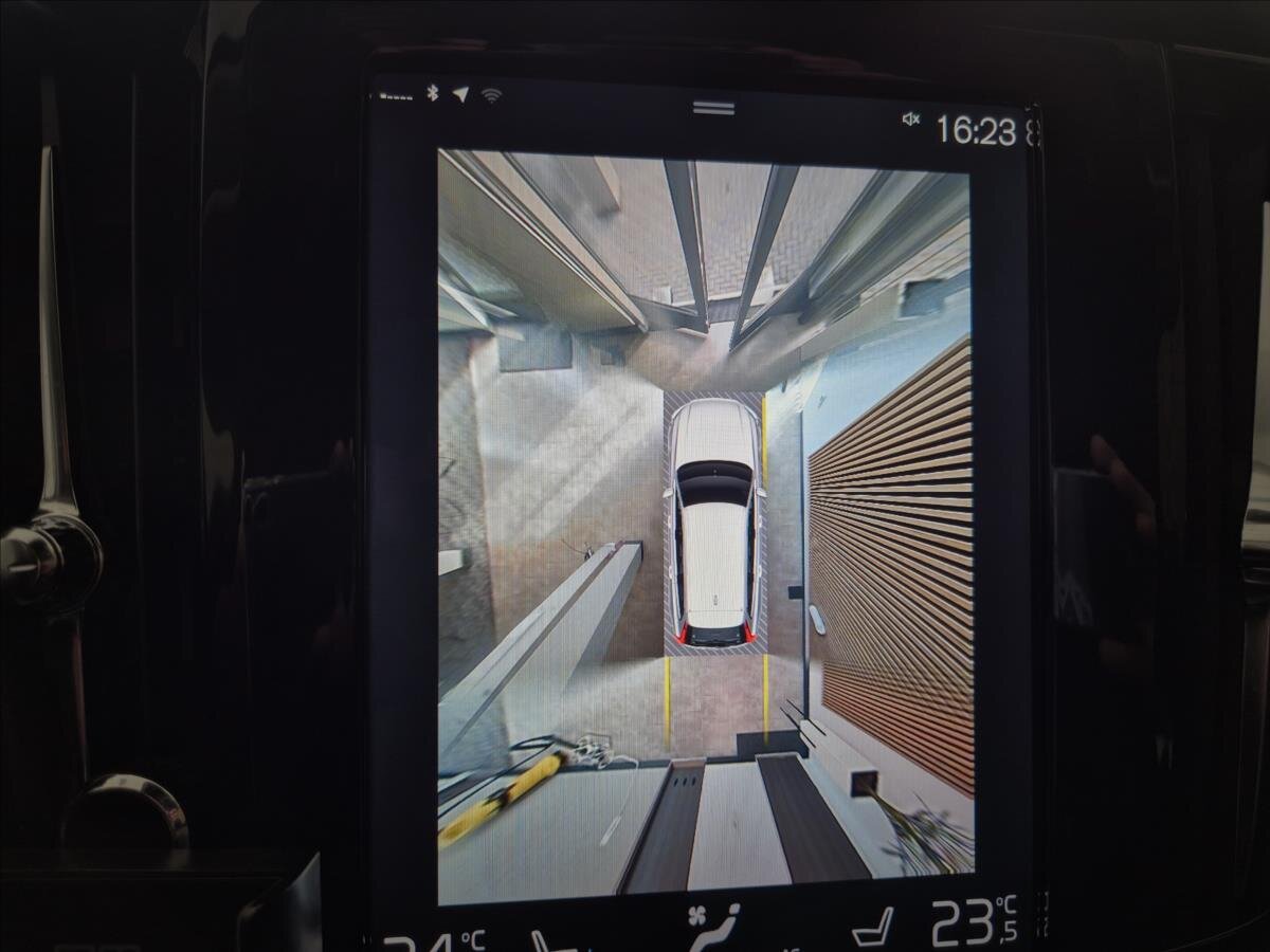 Volvo V90 Kombi 2,0 l 177 kw