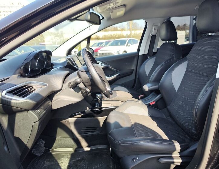 Peugeot 2008 SUV / Terénní 1,2 l 81 kw