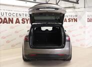 Tesla Model X 8