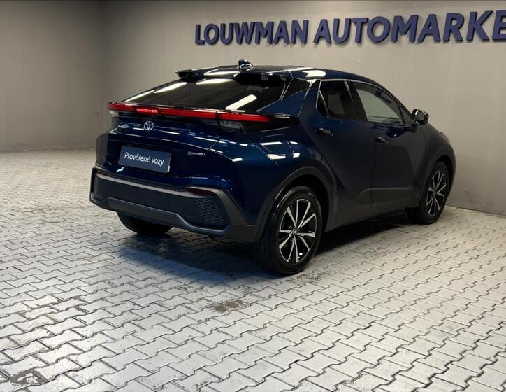 Toyota C-HR 2
