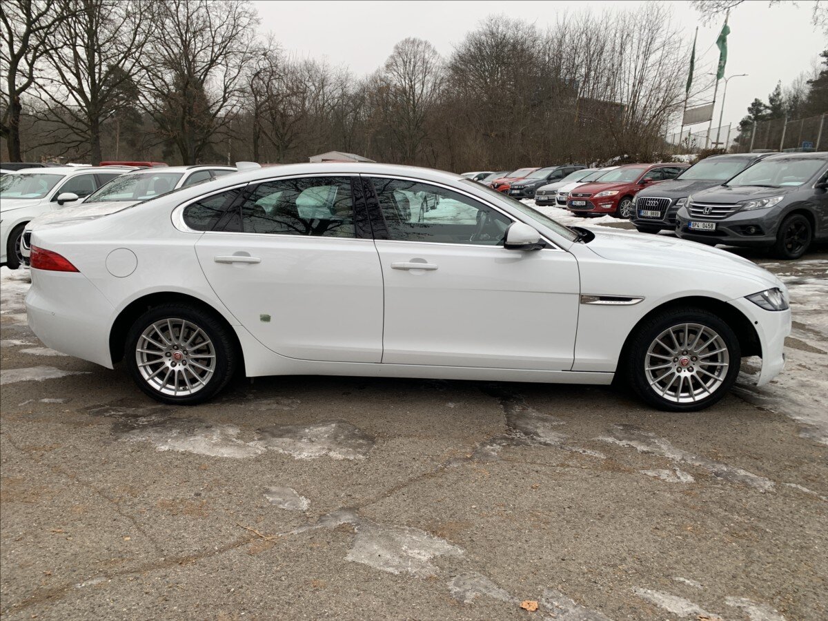 Jaguar XF Sedan 2,0 l 132 kw