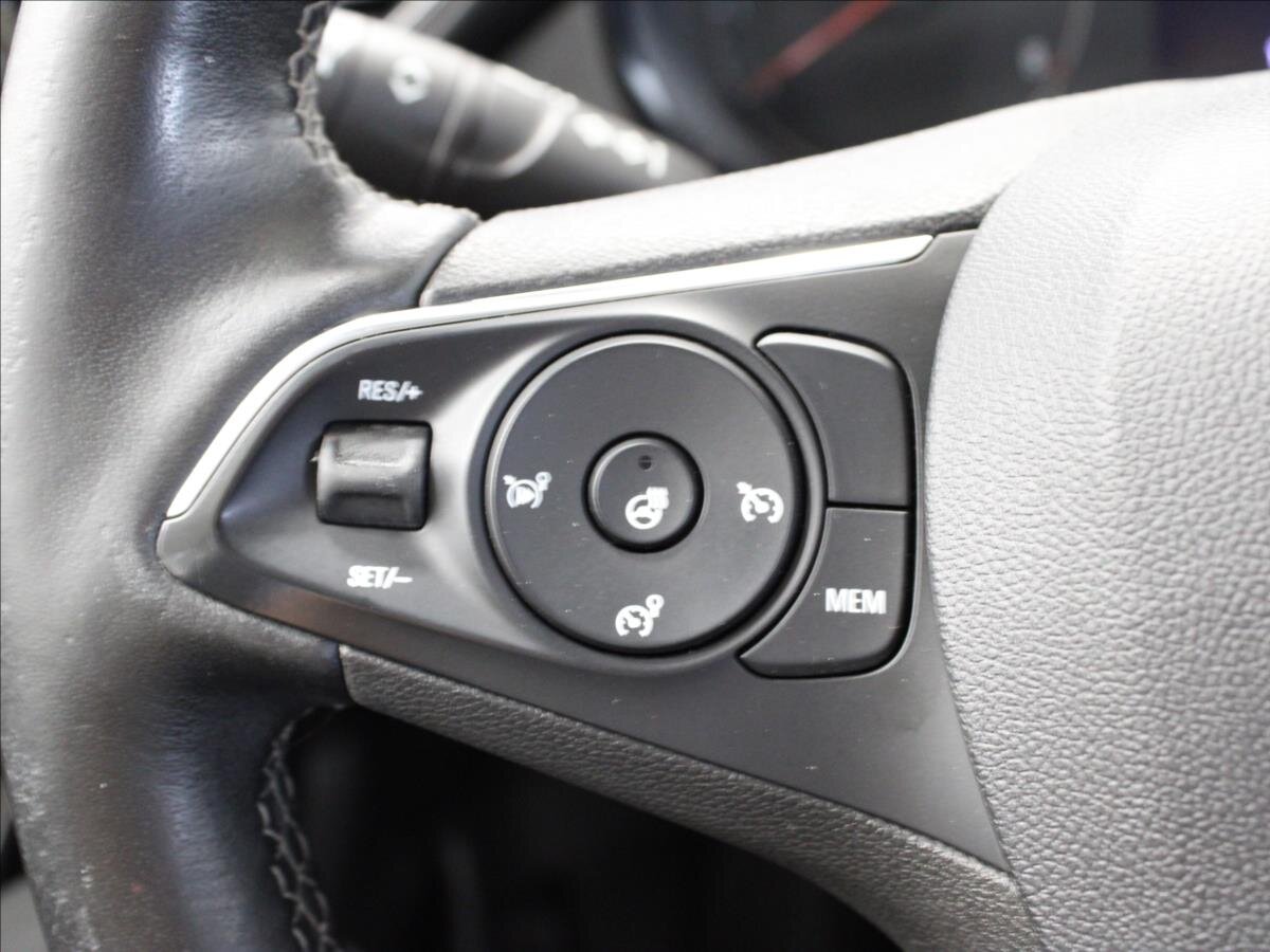 Opel Crossland X SUV 1,2 l 61 kw