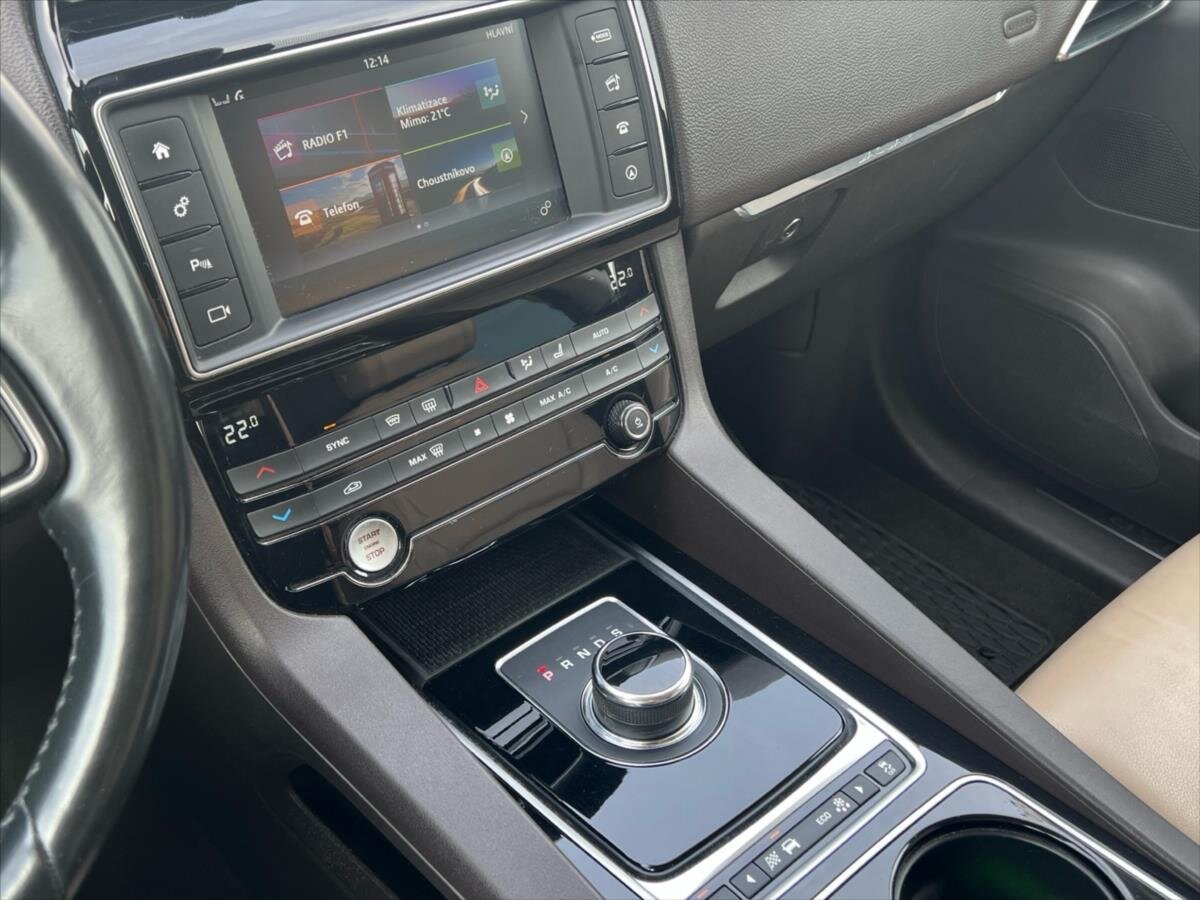 Jaguar F-Pace Kombi 2,0 l 132 kw