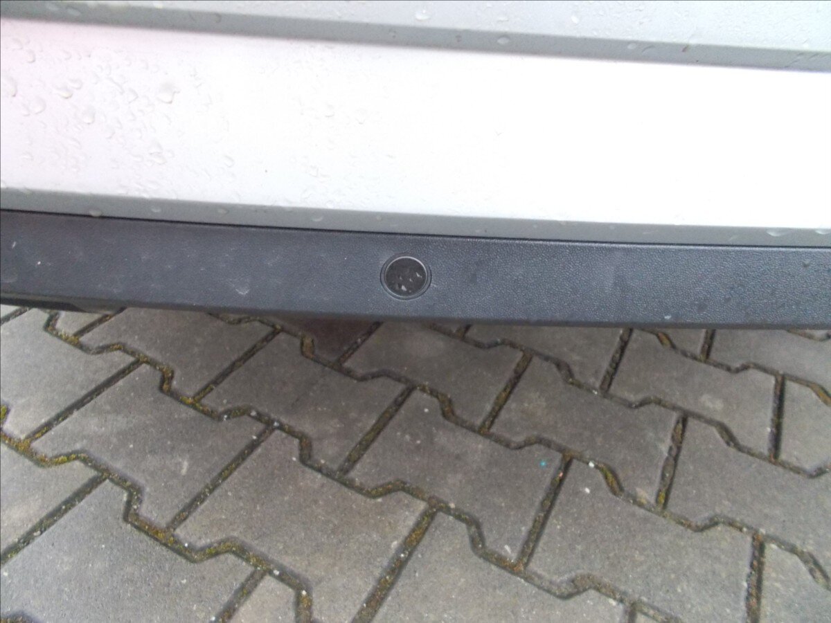 Škoda Superb Sedan / Limuzína 2,0 l 110 kw