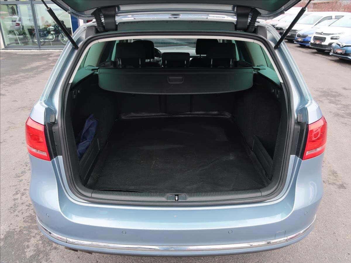 Volkswagen Passat Kombi 2,0 l 103 kw