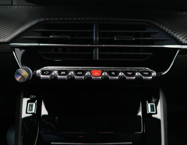 Peugeot 2008 SUV 1,2 l 74 kw