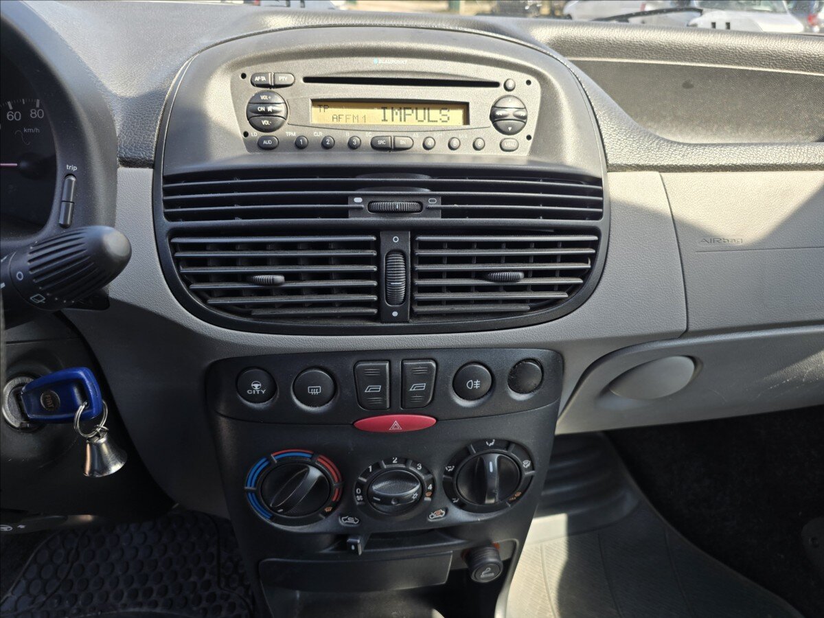 Fiat Punto Hatchback 1,2 l 44 kw