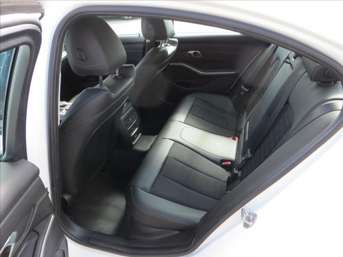 BMW Řada 3 Sedan / Limuzína 2,0 l 115 kw