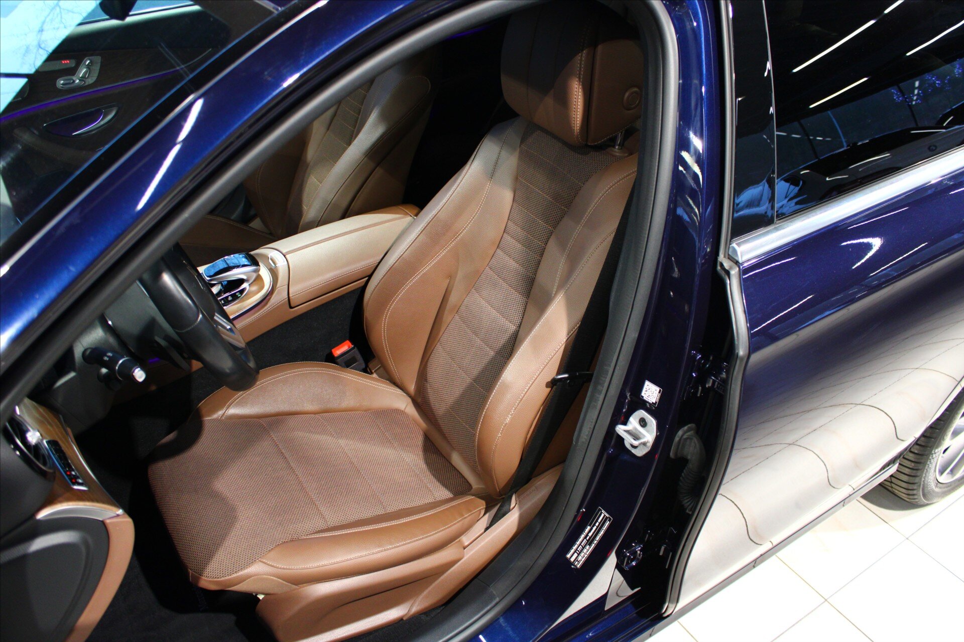 Mercedes-Benz Třídy E Sedan 1,6 l 118 kw