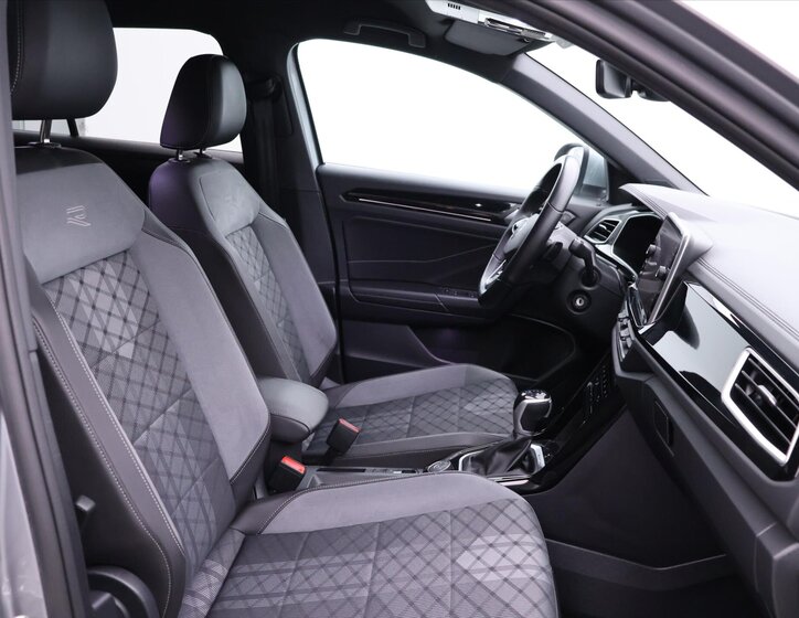 Volkswagen T-Roc SUV / Terénní 2,0 l 110 kw