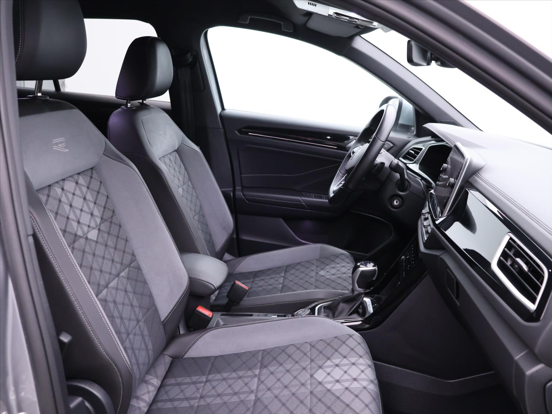 Volkswagen T-Roc SUV / Terénní 2,0 l 110 kw