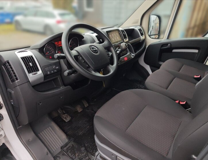 Opel Movano Skříň 2,2 l 121 kw