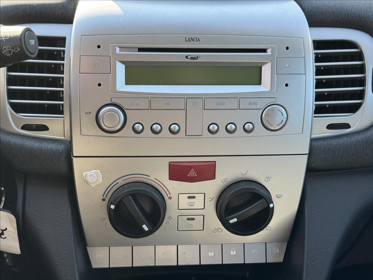 Lancia Y Hatchback 1,2 l 55 kw