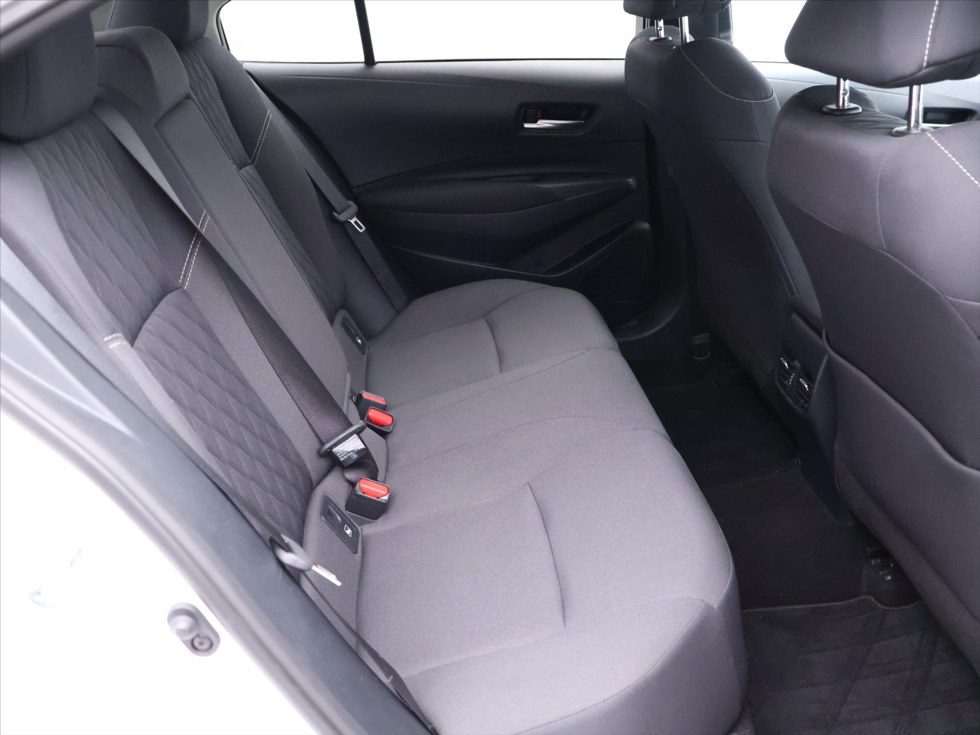 Toyota Corolla Sedan 1,5 l 92 kw