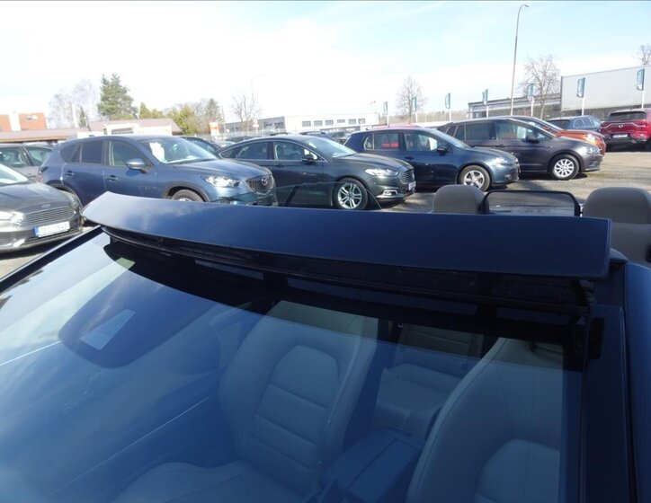 Mercedes-Benz Třídy E 28